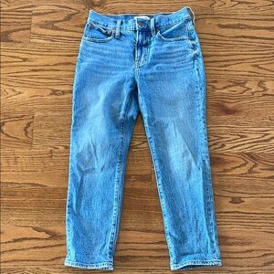 Madewell the perfect vintage jean size 26 petite. 23 inch insane.